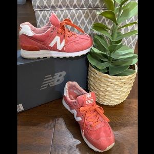 Nike new balance 574.